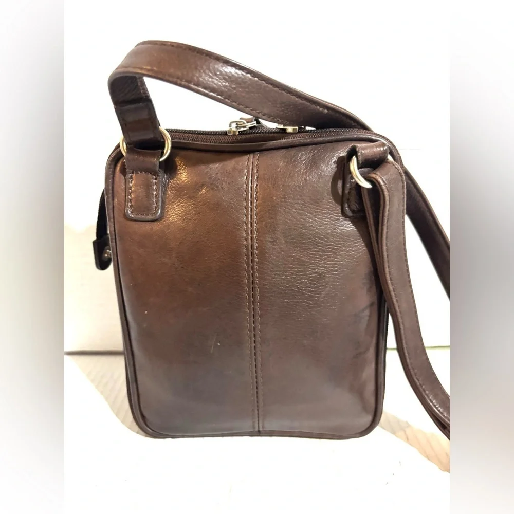 Fossil vintage Dark Brown Leather Messenger Bag